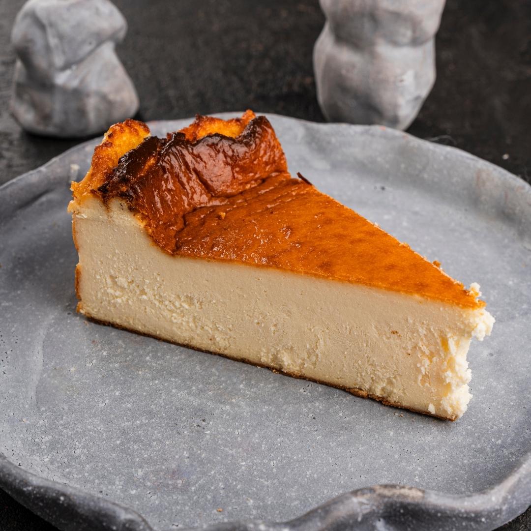 HAPPY SAN Sebastian cheesecake 